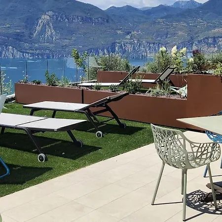 Divina22-apt Unica-con Piscina E Vista * Castelletto Di Brenzone