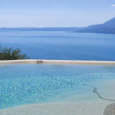 Divina22-apt Unica-con Piscina E Vista Castelletto Di Brenzone